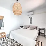 Villa Beautiful Townhouse With Two Terraces In