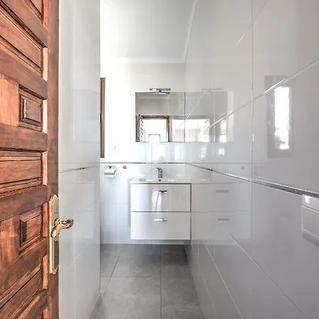 Villa Beautiful Townhouse With Two Terraces In Nerja