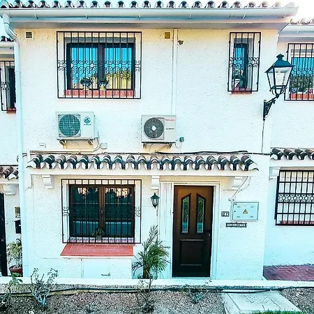 Willa Beautiful Townhouse With Two Terraces In Nerja