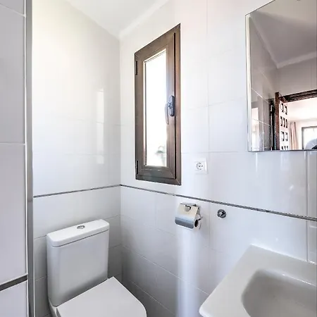 Beautiful Townhouse With Two Terraces In