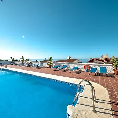 Beautiful Townhouse With Two Terraces In Villa *