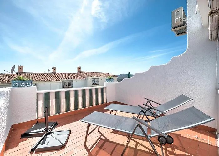 Beautiful Townhouse With Two Terraces In Нерха