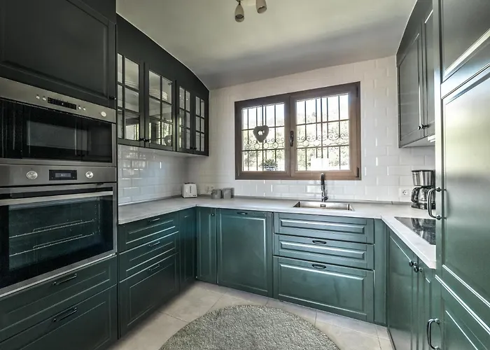 Beautiful Townhouse With Two Terraces In Нерха