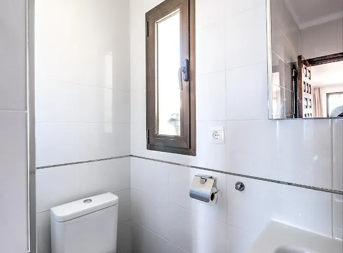 Beautiful Townhouse With Two Terraces In