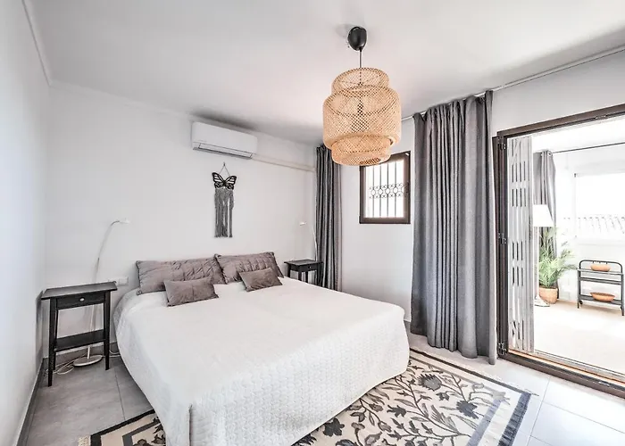 Вилла Beautiful Townhouse With Two Terraces In