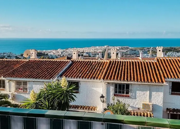 Beautiful Townhouse With Two Terraces In Вилла