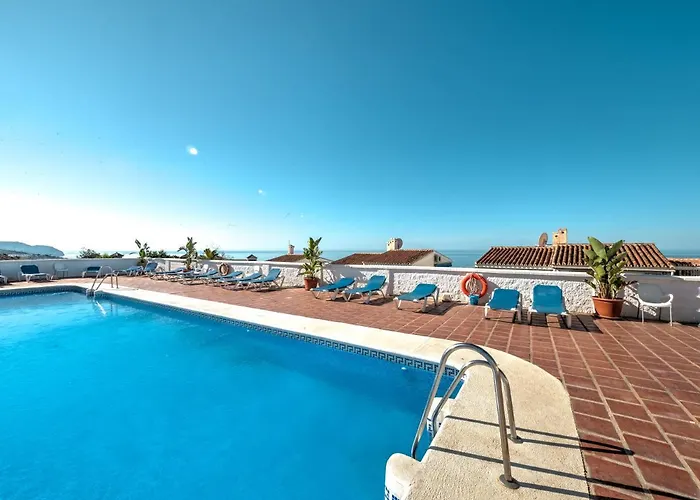 Beautiful Townhouse With Two Terraces In Villa *