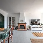 Beautiful Townhouse With Two Terraces In Вилла *