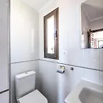 Beautiful Townhouse With Two Terraces In