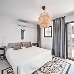 Villa Beautiful Townhouse With Two Terraces In