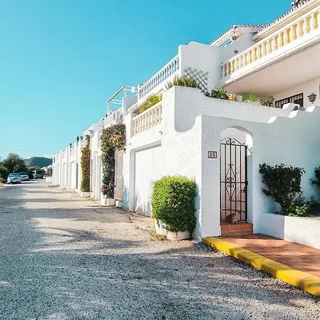 Villa Beautiful Townhouse With Two Terraces In *